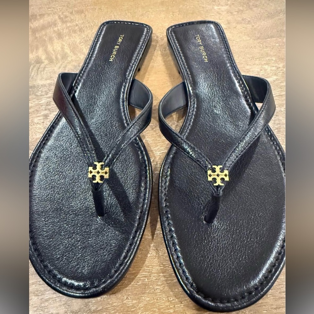 New/Never Worn Tory Burch Classic Flip Flop Black